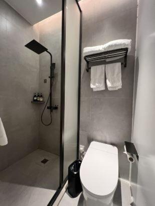 Отель Autoongo Bund 3*
